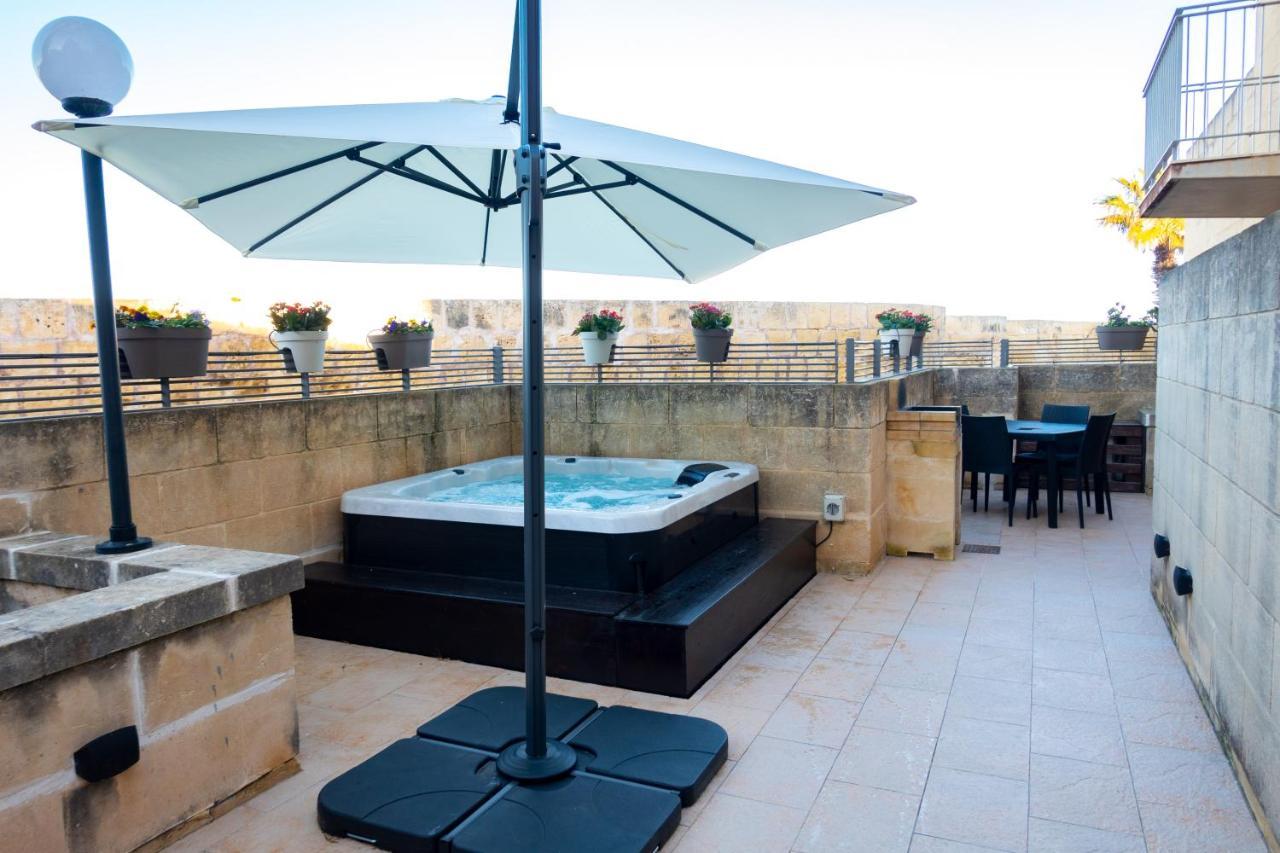 Harbour Views Duplex Maisonette With Jacuzzi Hot Tub Mgarr Exterior foto