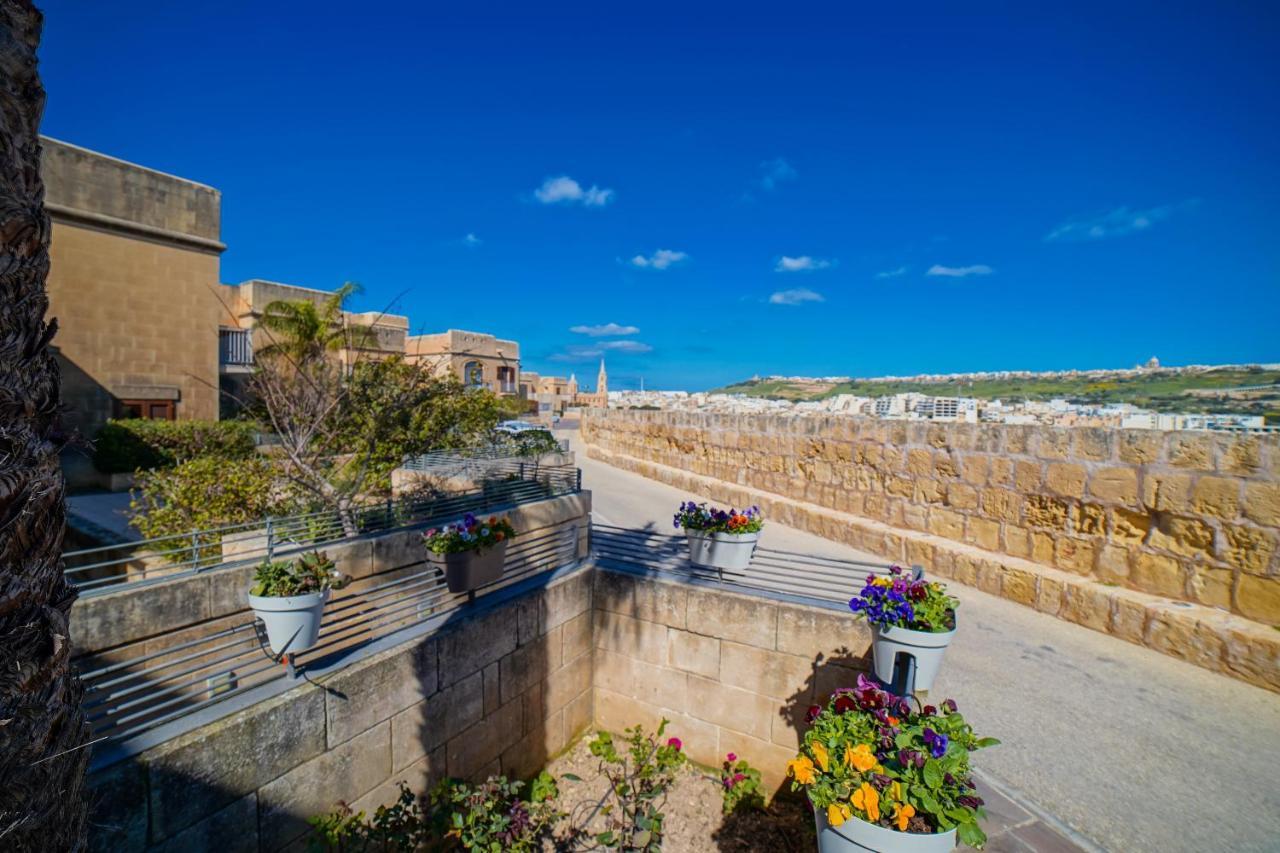 Harbour Views Duplex Maisonette With Jacuzzi Hot Tub Mgarr Exterior foto