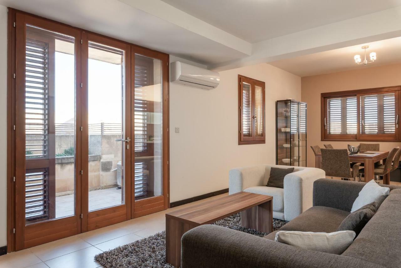 Harbour Views Duplex Maisonette With Jacuzzi Hot Tub Mgarr Exterior foto